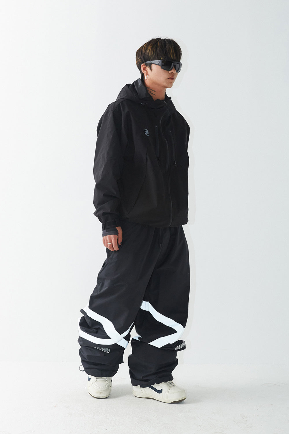 MMM WINDBREAKER HOODED STRETCH JACKET - BLACK