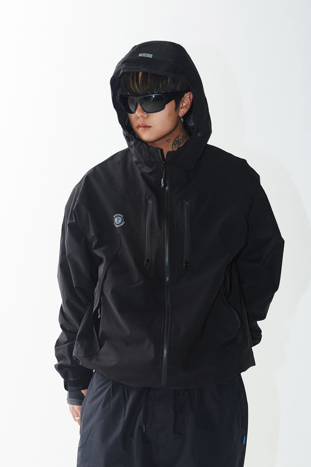 MMM WINDBREAKER HOODED STRETCH JACKET - BLACK