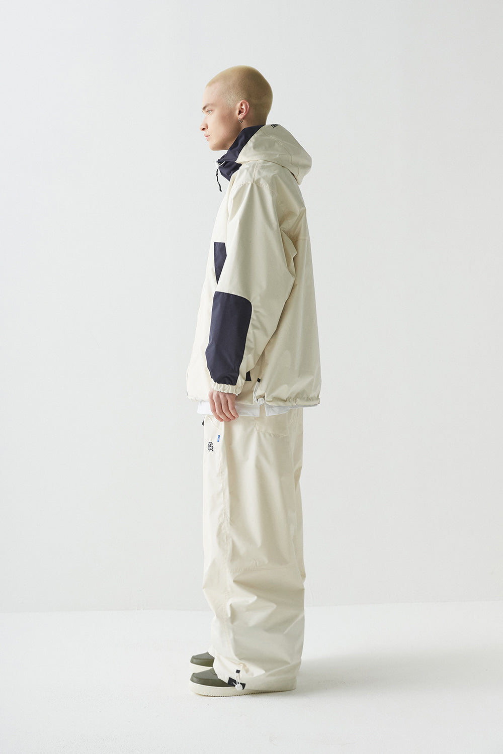 TWAN REVERSIBLE WINDBREAKER - CREAM BLACK